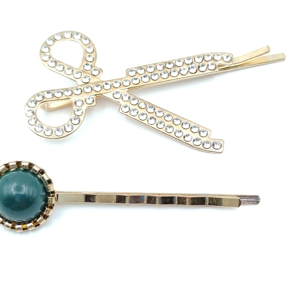 Elegant Variety Of Hair Clips Ten Total 🎁 - Picture 2 of 6